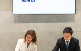 Repsol y OMODA firman acuerdo